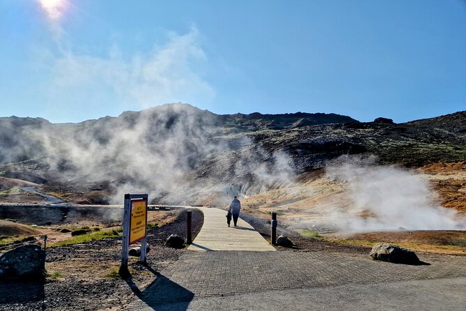 Reykjanes Peninsula Private tour Iceland - Kleifarvatn Lake begins the journey with silence and scale