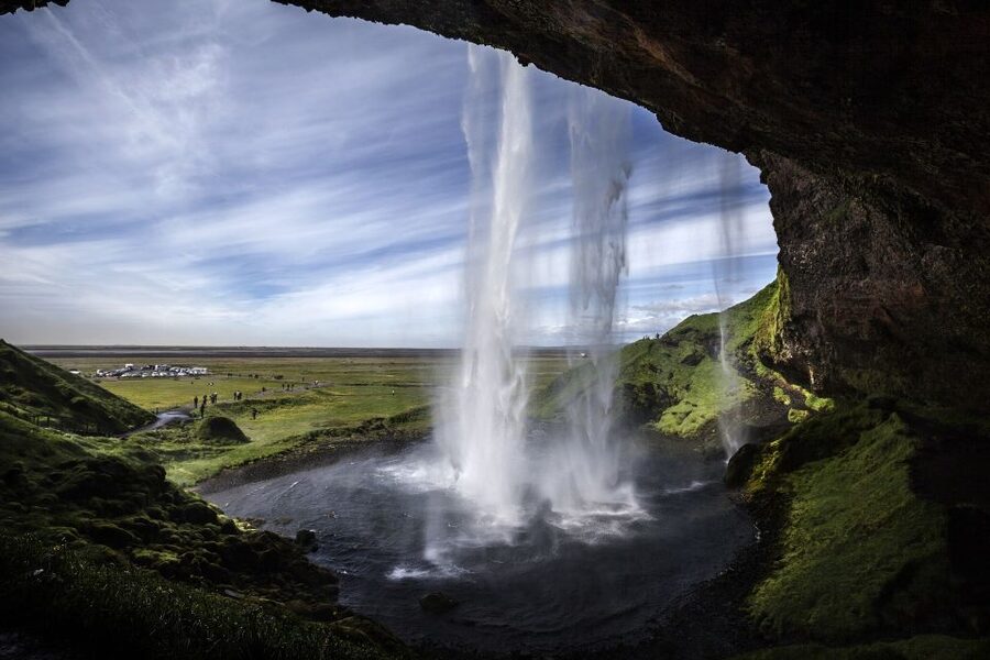 Reykjavik: 3-day South Coast and Golden Circle Experience - Accommodation, meals, and the $1,031 price