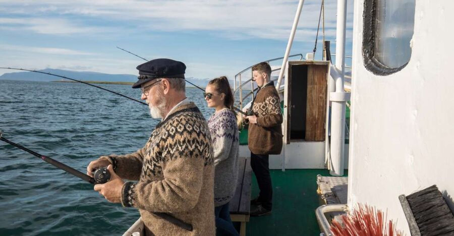 Reykjavik: 3-Hour Sea Angling Gourmet Experience Tour - Learning the fishing method from Jakob, Viggson, and the crew