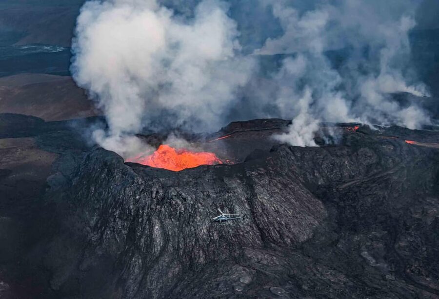 Reykjavik: 45-Minute Volcano Sightseeing Helicopter Tour - Crossing the old lava fields
