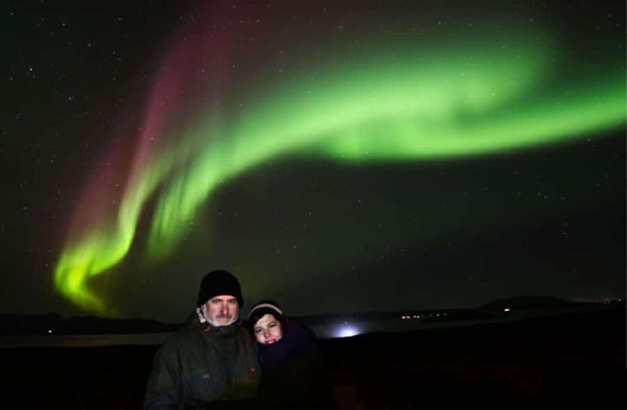 Reykjavík: 4x4 Minibus Northern Lights with Photo and Cocoa - A realistic look at the Northern Lights odds