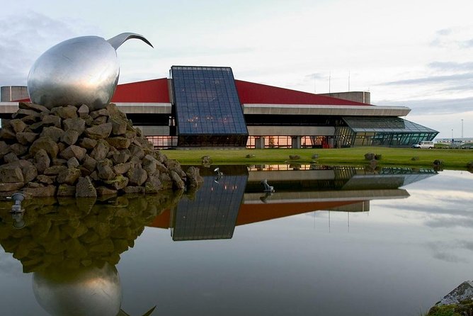Reykjavik area to Keflavik Private Luxury Airport Transfer - Key points to know before booking