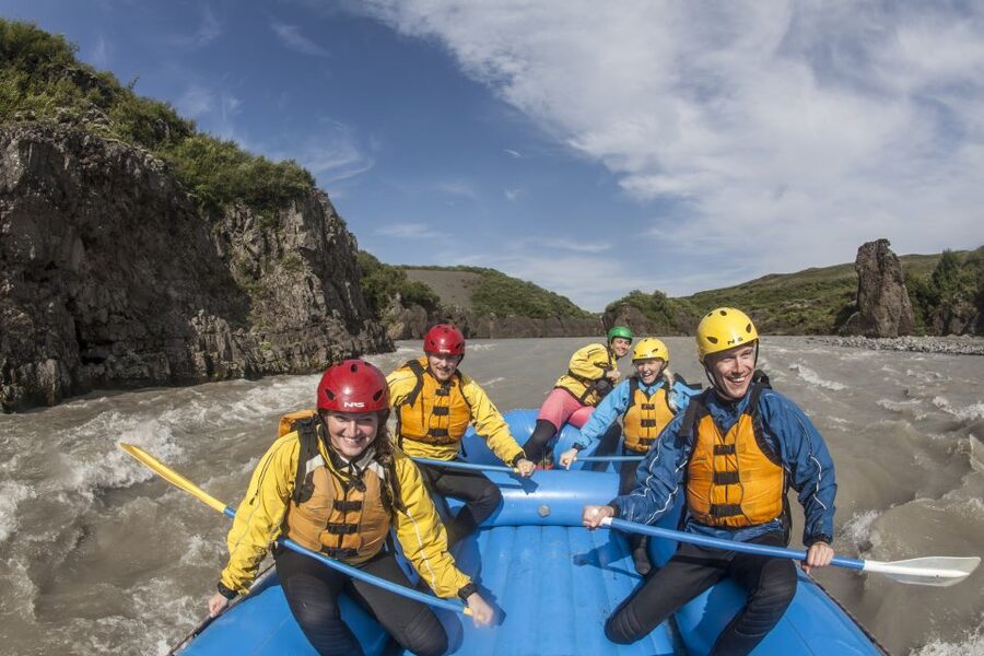 Reykjavik: ATV & Rafting Tour - The awkward middle: two operators and a second pickup