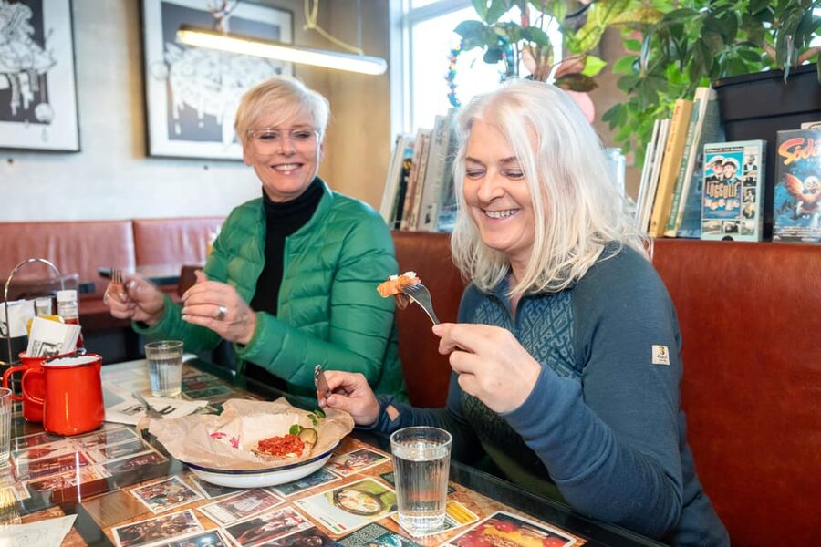 Reykjavik: Christmas Food Tour with Tastings and Drinks - Timing, comfort, and group choices