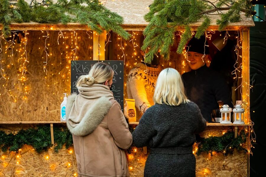 Reykjavik: Christmas Walking Tour with Icelandic Traditions - Key points to know before you book