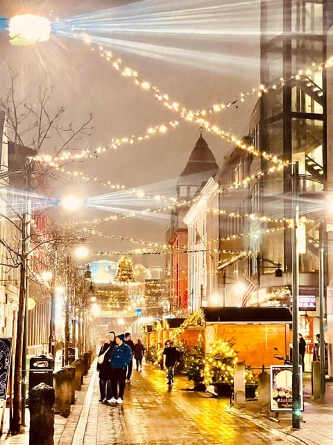 Reykjavik: Christmas Walking Tour with Icelandic Traditions - Laugavegur’s little Christmas shop