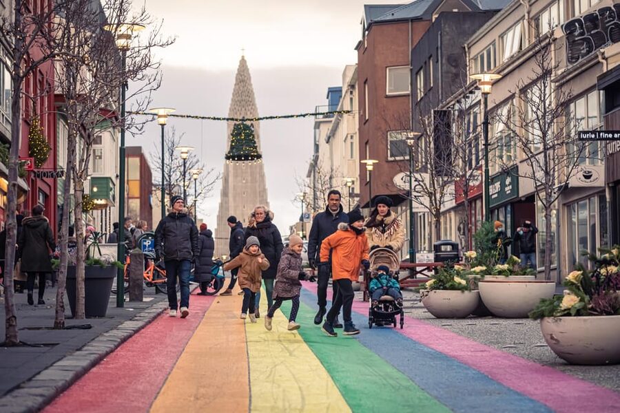 Reykjavik: Christmas Walking Tour with Icelandic Traditions - Starting at Ingólfstorg beside Hlöllabátar