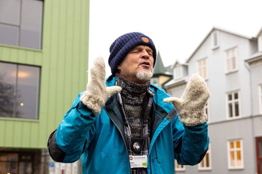 Reykjavik: Feline-Focused City Walking Tour - Meeting at Ingólfstorg