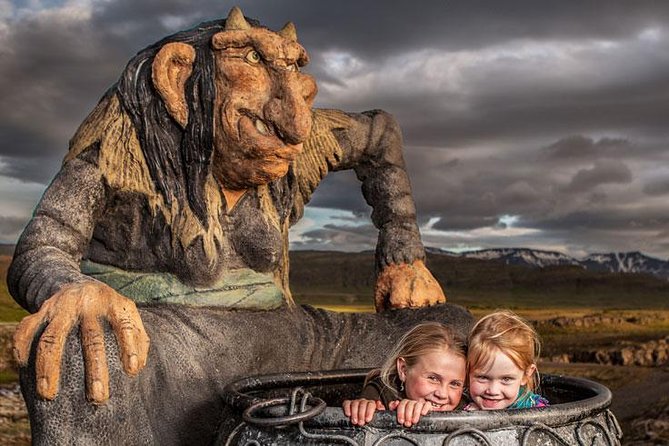 Reykjavik Folklore Walking Tour: Meet the Elves, Trolls & Ghosts of Iceland - Stop three: Hólavallagarður and the Deacon of Dark River