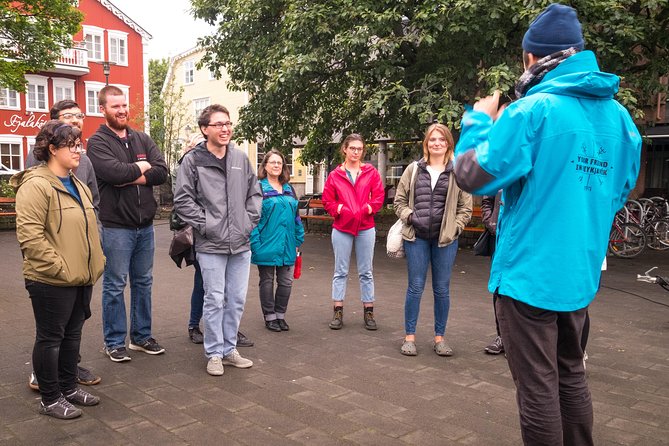 Reykjavik Folklore Walking Tour: Meet the Elves, Trolls & Ghosts of Iceland - Stop six: Alþingishúsið and guardian spirits