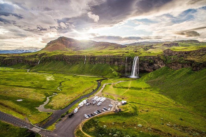 Reykjavik: Glacier Lagoon, Diamond Beach & South Coast Day Tour - Guides and drivers shape the day