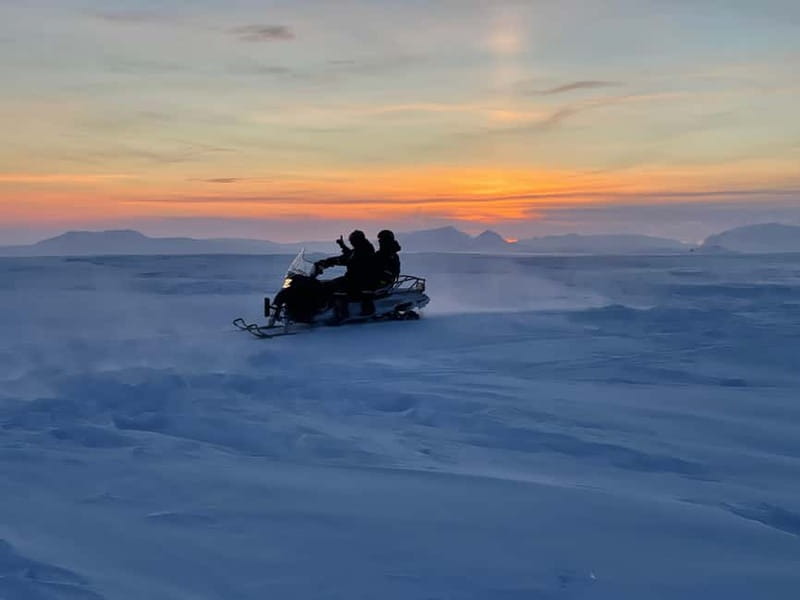 Reykjavík: Glacier Snowmobile and Hot Springs with Pickup - A break at basecamp before the hot spring
