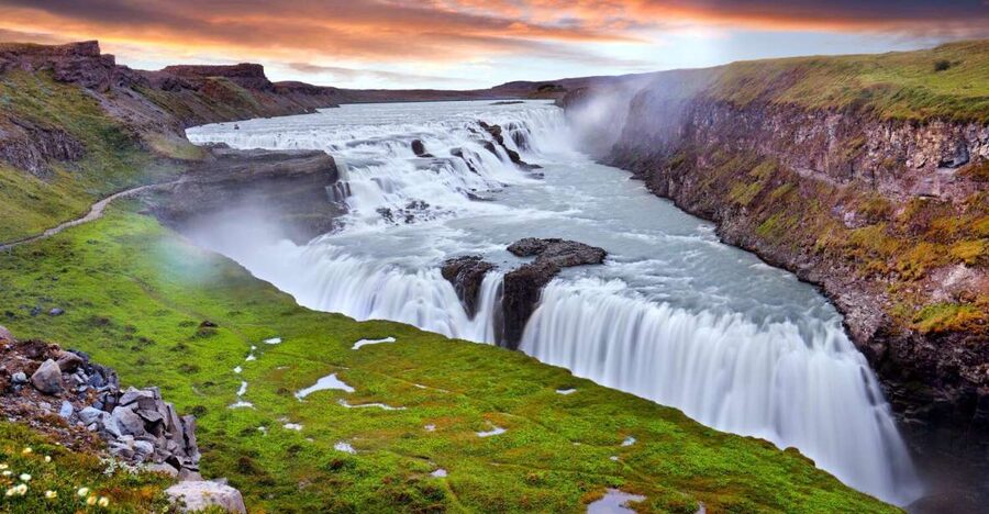 Reykjavik: Golden Circle Afternoon Tour - Starting in Reykjavik and settling into the bus