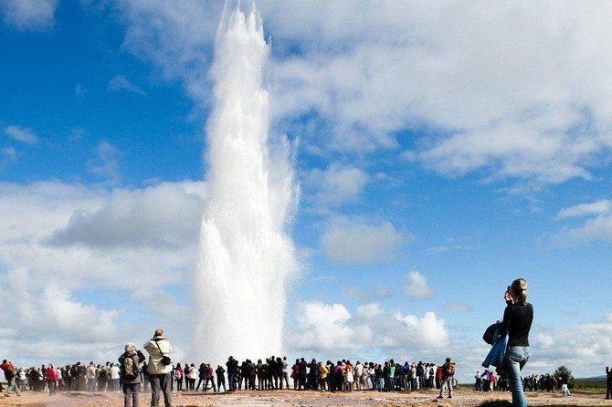 Reykjavik: Golden Circle and Northern Lights Small-Group Tour - Why this Golden Circle and aurora pairing works