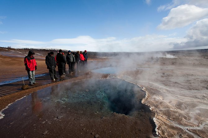 Reykjavik: Golden Circle and Northern Lights Small-Group Tour - Gullfoss and the force of glacial water
