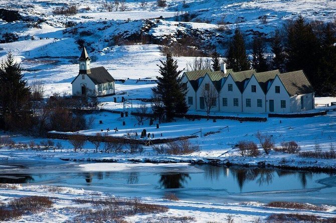 Reykjavik: Golden Circle and Northern Lights Small-Group Tour - Kerið volcanic crater and the extra stops