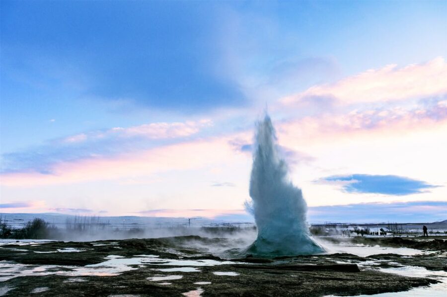Reykjavik: Golden Circle Full-Day Tour with Kerid Crater - Þingvellir connects geology with Icelandic democracy