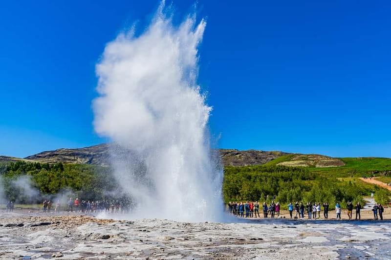 Reykjavik: Golden Circle Super Jeep and Snowmobile Tour - Food, comfort, and the long return to Reykjavík