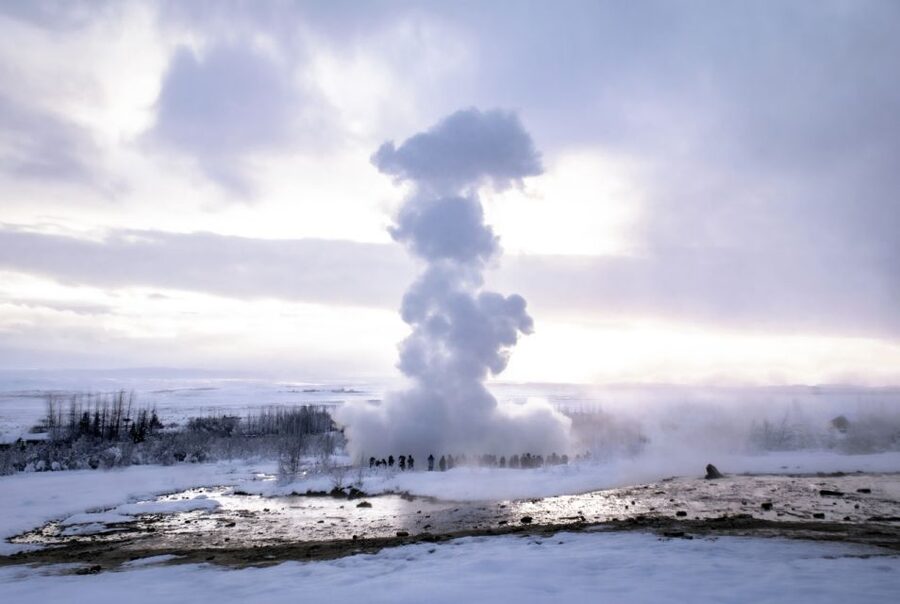 Reykjavik: Golden Circle, Tomato Farm and Kerið Crater Tour - The guides make the difference