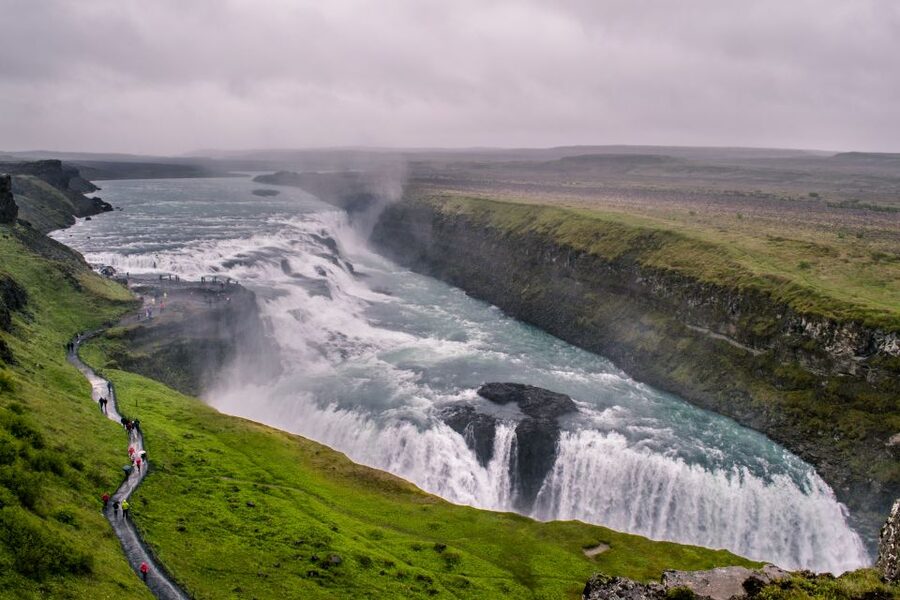 Reykjavik: Golden Circle, Tomato Farm and Kerið Crater Tour - Efstidalur Farm and the best snack of the day
