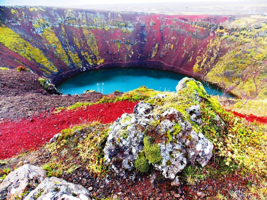 Reykjavik: Golden Circle, Tomato Farm and Kerið Crater Tour - Strokkur and the Geysir geothermal area
