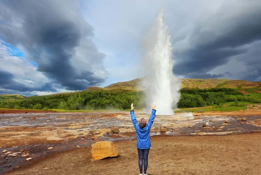 Reykjavik: Golden Circle Tour and Sky Lagoon Entry Ticket - Why combine the Golden Circle with Sky Lagoon?