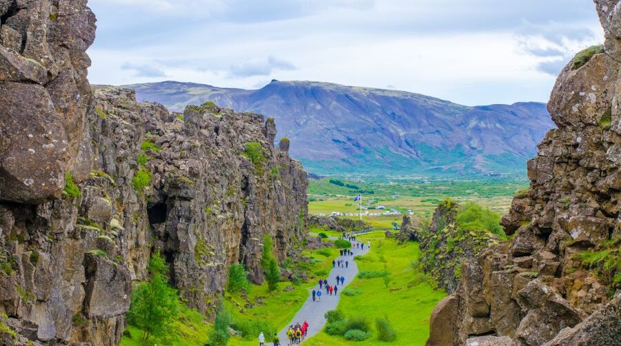 Reykjavik: Golden Circle Tour with Blue Lagoon Visit & Entry - Thingvellir National Park and the meeting of tectonic plates