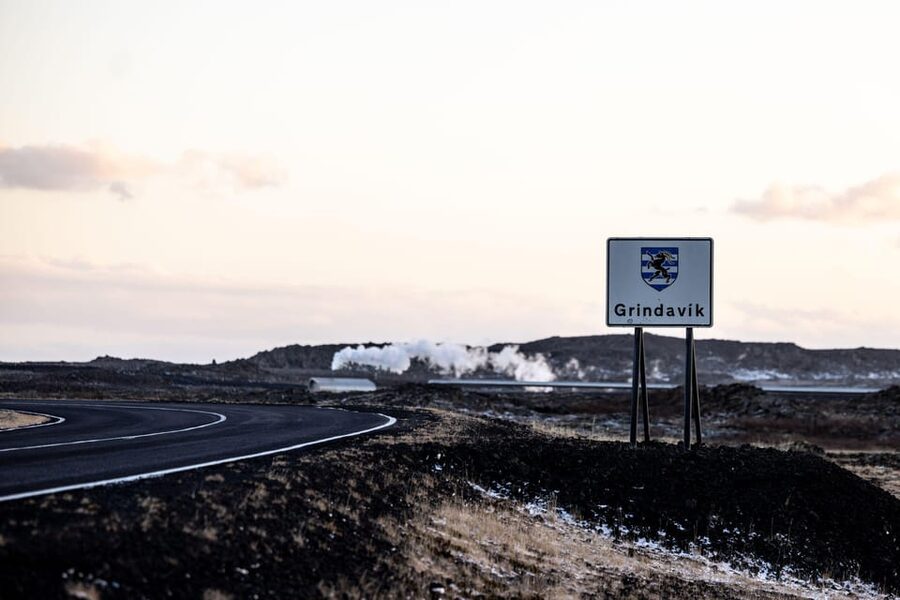 Reykjavik: Guided Tour to Volcano and Reykjanes Geopark - The Fagradalsfjall hike and fresh lava viewpoint