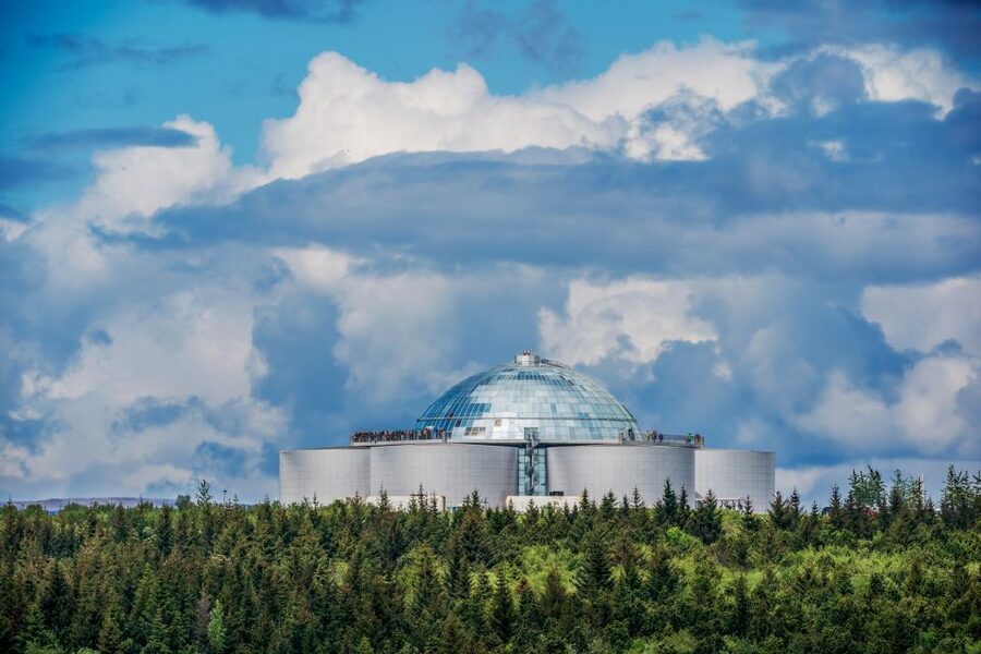 Reykjavík: Hop-On Hop-Off Bus and Perlan Museum Entry Ticket - Stop 11 and the trip to Perlan