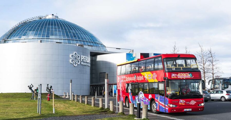 Reykjavík: Hop-On Hop-Off Bus and Perlan Museum Entry Ticket - The waterfront, old town, and central stops