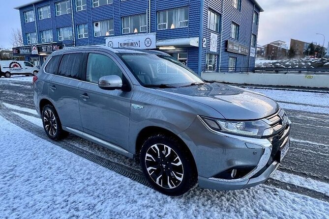 Reykjavik Iceland : Private transfer From / To KEF airport - The route can change when Icelandic weather turns rough