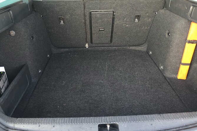 Reykjavik Iceland: Private Transfer to/from Keflavik Airport KEF - Vehicle comfort and the luggage rules