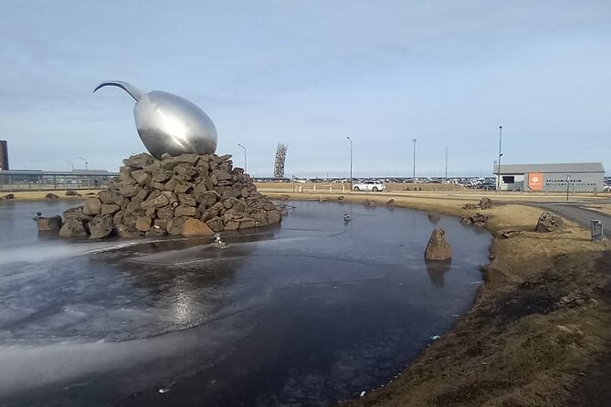 Reykjavik Iceland: Private Transfer to/from Keflavik Airport KEF - Cancellation, weather, and practical booking advice