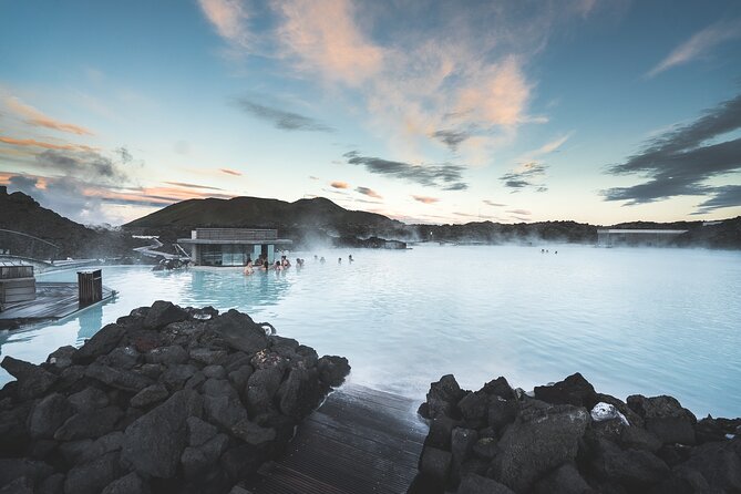 Reykjavik/Keflavik: Blue Lagoon Private Transfer - Meeting your driver at Keflavík Airport