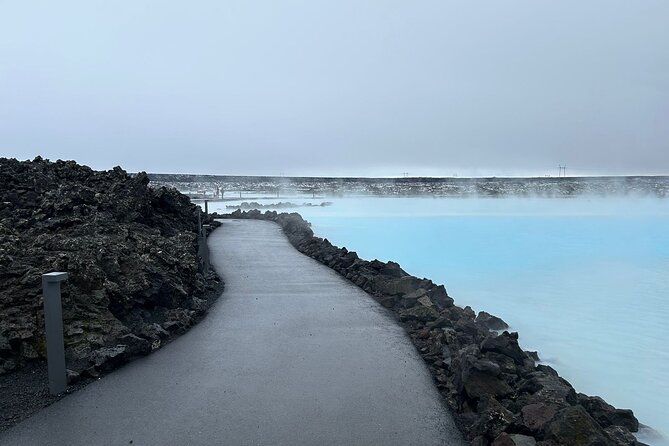 Reykjavík/Keflavík–Blue Lagoon, Silica & Retreat Transfer - Private vehicles, WiFi, and the luggage question