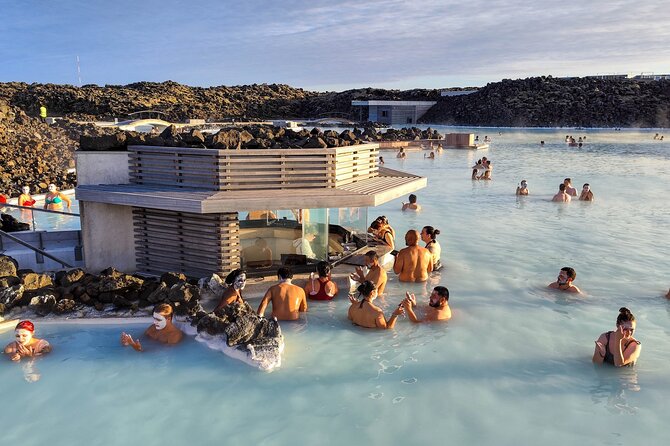 Reykjavík/Keflavík–Blue Lagoon, Silica & Retreat Transfer - At the Blue Lagoon, keep the transfer separate from admission