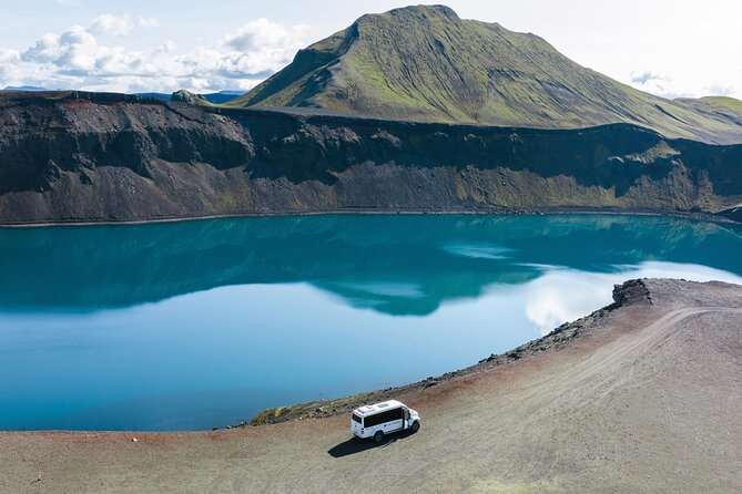Reykjavík: Landmannalaugar & Icelandic Highlands Super Jeep Tour - Sigöldufoss and the changing color of a waterfall