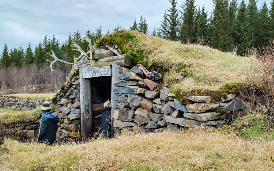 Reykjavik: Lava Cave, Hot Springs, and Waterfalls Tour - Húsafell and the warmer finish