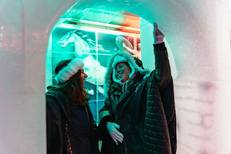 Reykjavik: Magic Ice Bar Entrance and Welcome Drink - Getting dressed for an arctic room