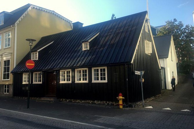Reykjavik Main Sights and Hidden Spots: A Self-Guided Audio Walk - Old Harbour views and a sensible place to pause