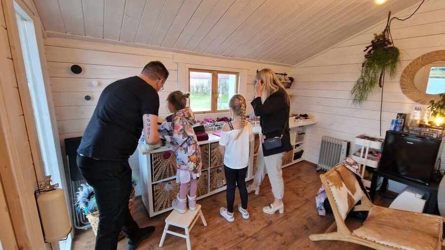 Reykjavik: Make an Icelandic Wool Monster - Who will enjoy this most?