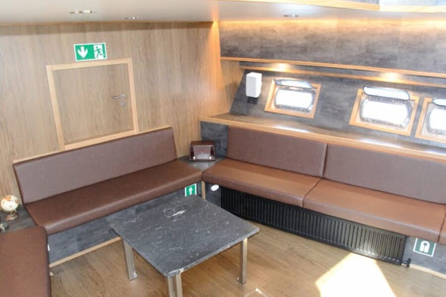 Reykjavík: New Year's Eve Northern Lights Yacht Cruise - Champagne at midnight, with a small-yacht feel
