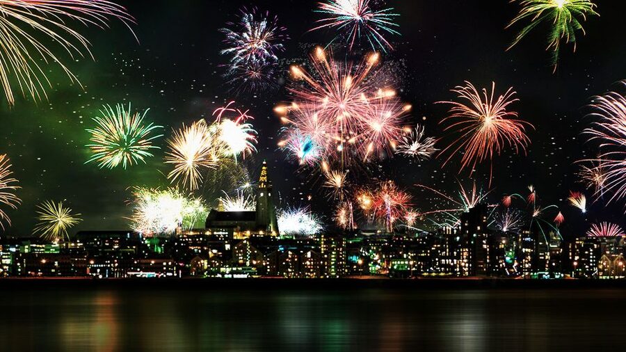 Reykjavik: New Years Fireworks Midnight Cruise - Three decks, three ways to watch the fireworks