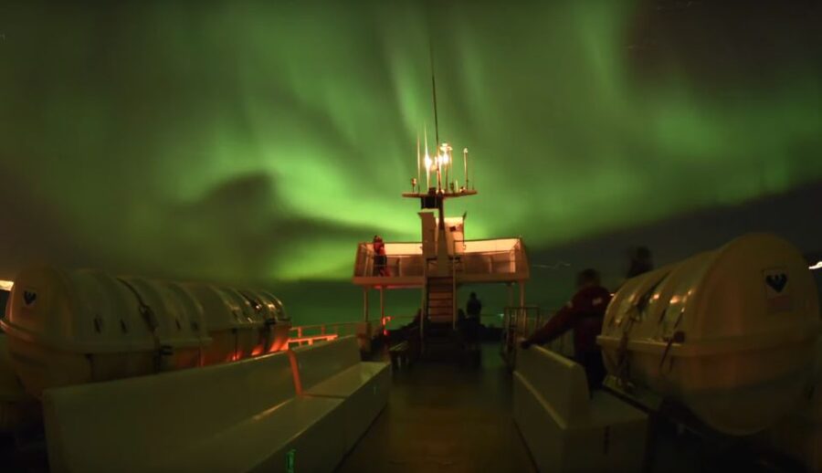 Reykjavík: Northern Lights Cruise - The Imagine Peace Tower from October to December