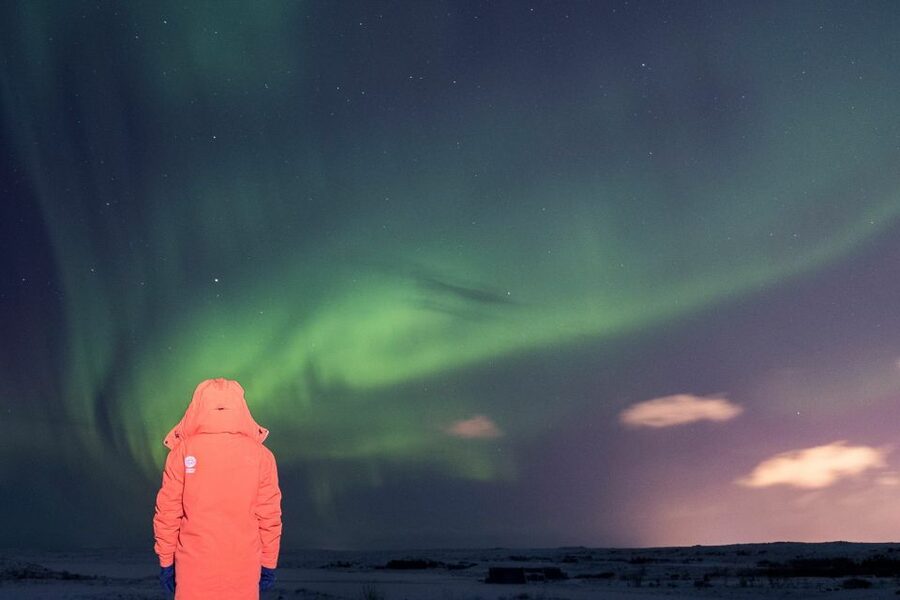 Reykjavik: Northern Lights Group Tour with Photos - Learning to photograph the Northern Lights