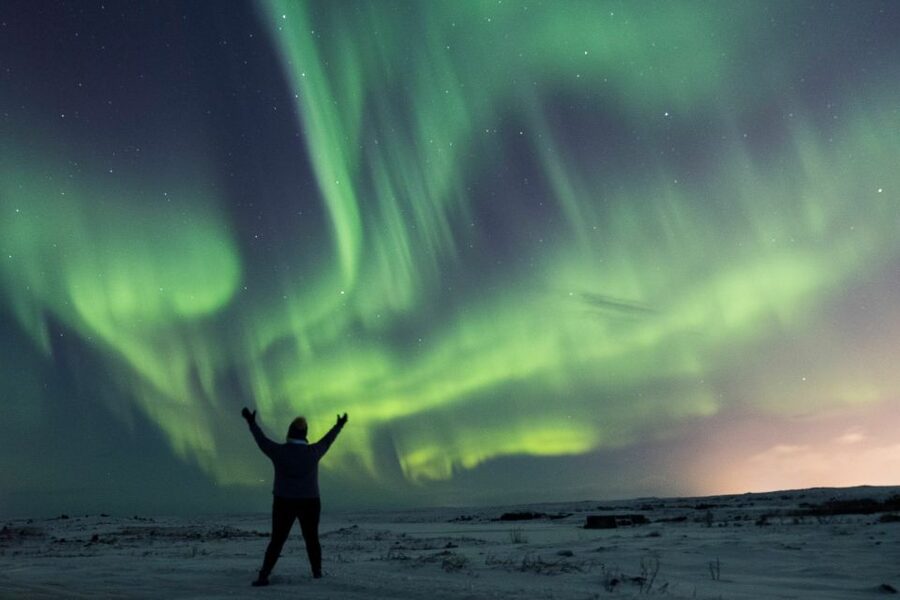 Reykjavik: Northern Lights Group Tour with Photos - Who should book this Reykjavik aurora chase?