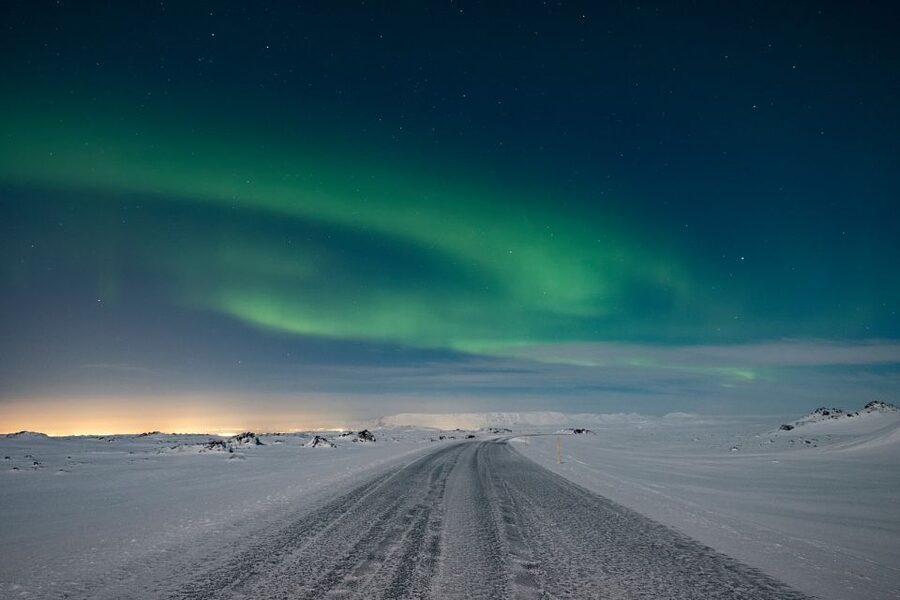 Reykjavík: Northern Lights Minibus Tour with Photos - What the aurora may look like