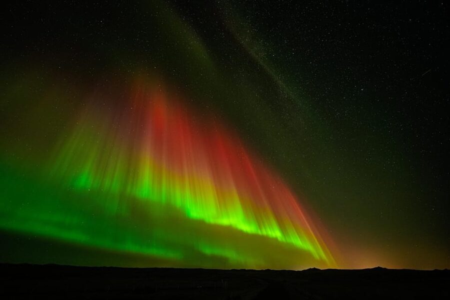 Reykjavik: Northern Lights Tour with Private Photographer - Getting photos you can actually keep