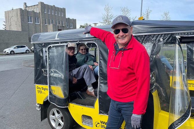 Reykjavík Shared Tuk Tuk Tour - Guides make the short format work
