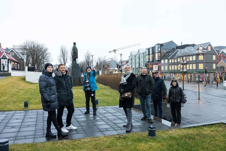 Reykjavik: Sightseeing Walking Tour with a Viking - Ægisgarður and the harbor connection
